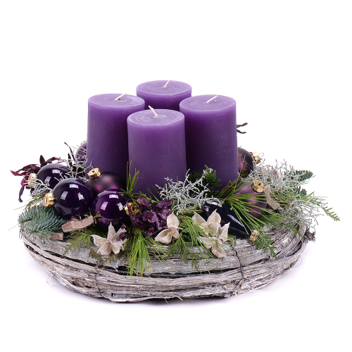 Adventný prútený veniec fialové sviečky