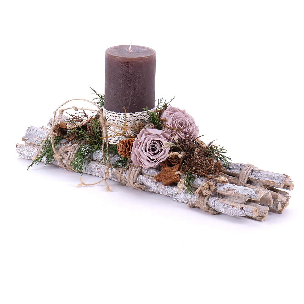 Irigo aranžmán na dreve so sviečkou fialové ruže